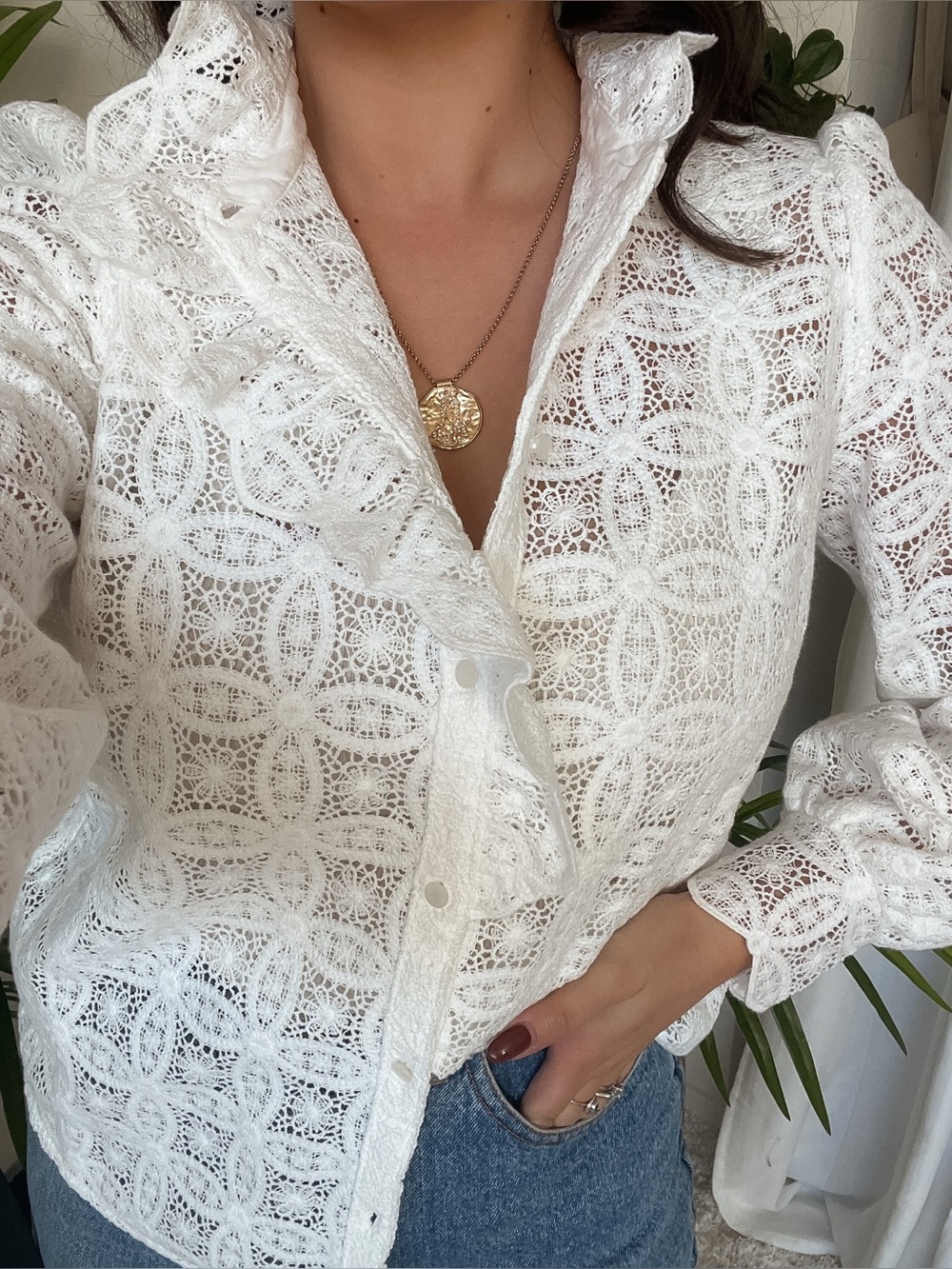 SEZANE Ecru White Guipure Crochet Lace Ruffle Button Down Blouse Top Chlo Shirt